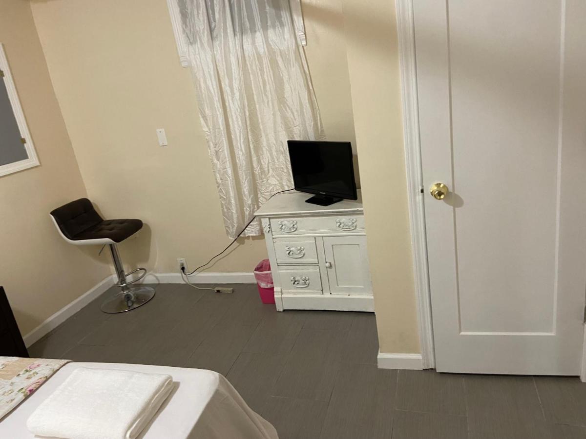 A Private Room In Queens New York Exteriör bild